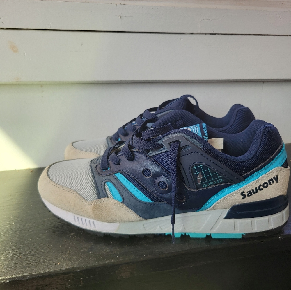 Saucony grid